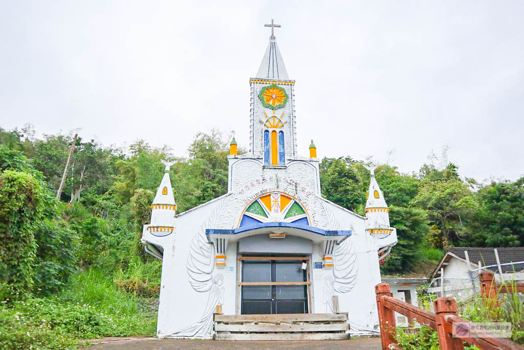 台東景點-成功宜灣長老教會-色彩豐富的歷史建築卡片教堂/IG打卡聚集地 @靜兒貪吃遊玩愛分享 台東景點-成功宜灣長老教會-色彩豐富的歷史建築卡片教堂/IG打卡聚集地 @靜兒貪吃遊玩愛分享