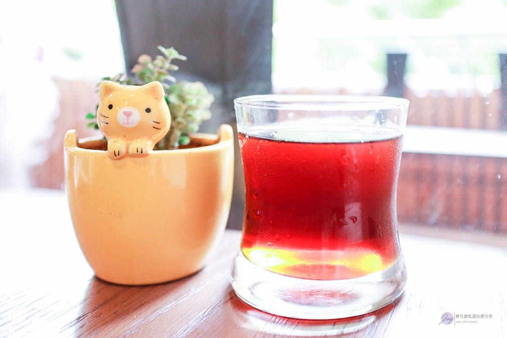 台中西區美食-Minou Cafè 咪奴咖啡-超萌的貓咪立體拉花與貓咪們的親密接觸療癒煩悶的心情/貓咪寵物餐廳 @靜兒貪吃遊玩愛分享 台中西區美食-Minou Cafè 咪奴咖啡-超萌的貓咪立體拉花與貓咪們的親密接觸療癒煩悶的心情/貓咪寵物餐廳 @靜兒貪吃遊玩愛分享