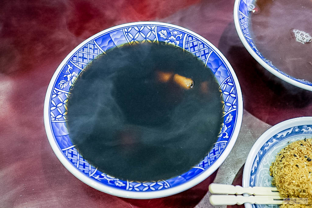 桃園龜山美食-亭仔腳古早味龜山總棧-冷冬來碗溫暖的紅豆湯x燒仙草x手工燒麻糬x冬至大湯圓小湯圓/龜山后街美食 @靜兒貪吃遊玩愛分享 桃園龜山美食-亭仔腳古早味龜山總棧-冷冬來碗溫暖的紅豆湯x燒仙草x手工燒麻糬x冬至大湯圓小湯圓/龜山后街美食 @靜兒貪吃遊玩愛分享