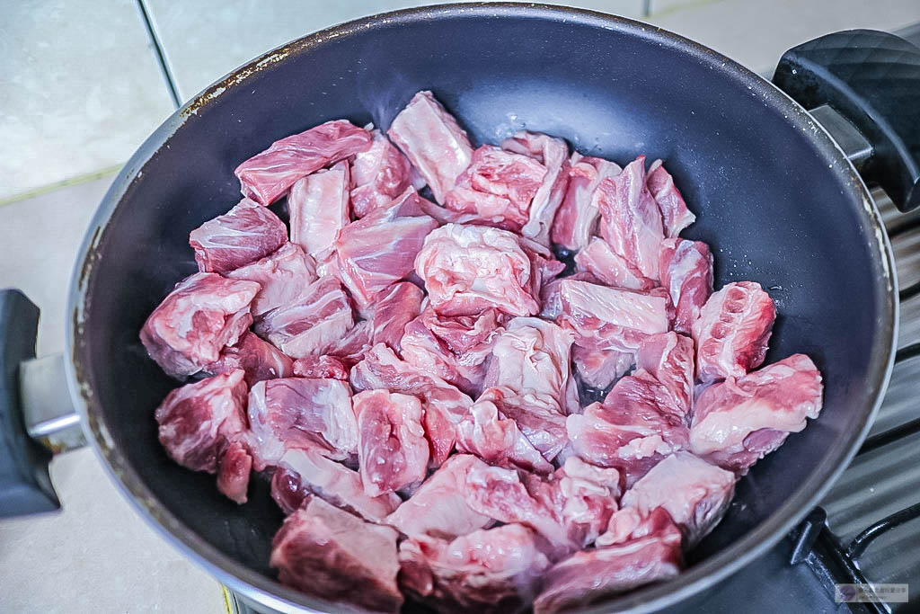 ◎DIY◎初學者零失敗一鍋到底簡單做超好吃的紅酒燉牛肉食譜 @靜兒貪吃遊玩愛分享 ◎DIY◎初學者零失敗一鍋到底簡單做超好吃的紅酒燉牛肉食譜 @靜兒貪吃遊玩愛分享