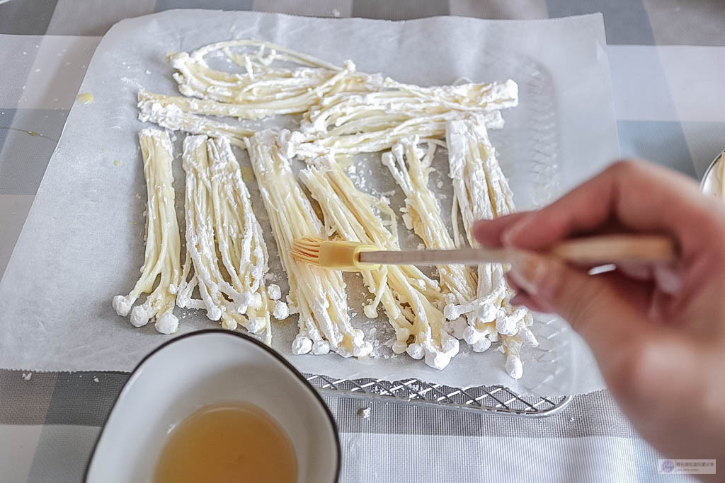 ◎DIY◎超簡單好上手低熱量無負擔的氣炸烤箱酥炸脆皮捲金針菇/秒殺小點心/宵夜好夥伴 @靜兒貪吃遊玩愛分享 ◎DIY◎超簡單好上手低熱量無負擔的氣炸烤箱酥炸脆皮捲金針菇/秒殺小點心/宵夜好夥伴 @靜兒貪吃遊玩愛分享