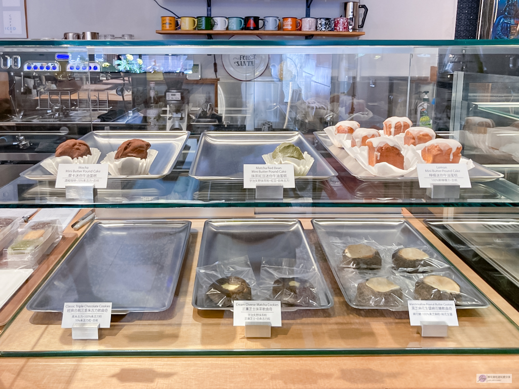 桃園中壢美食-甜&bull;啵啵-香港夫妻開的咖啡廳|獨家手工迷你牛油蛋糕|溫馨舒適的小店 @靜兒貪吃遊玩愛分享