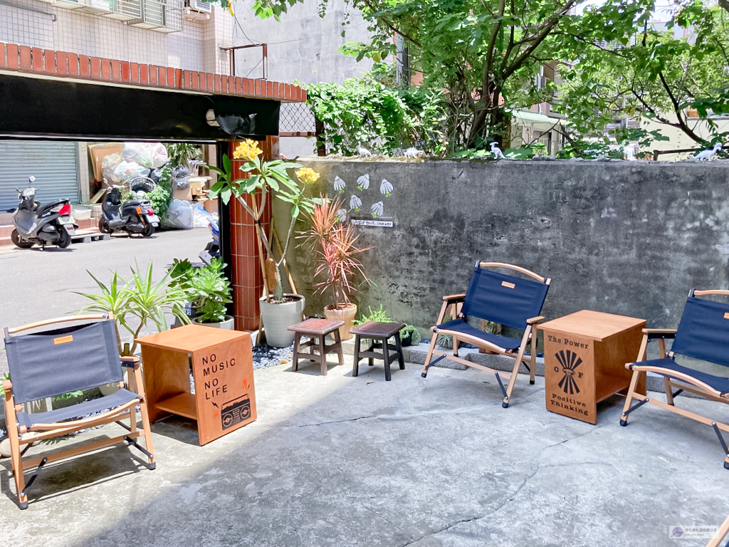 桃園中壢美食-甜&bull;啵啵-香港夫妻開的咖啡廳|獨家手工迷你牛油蛋糕|溫馨舒適的小店 @靜兒貪吃遊玩愛分享