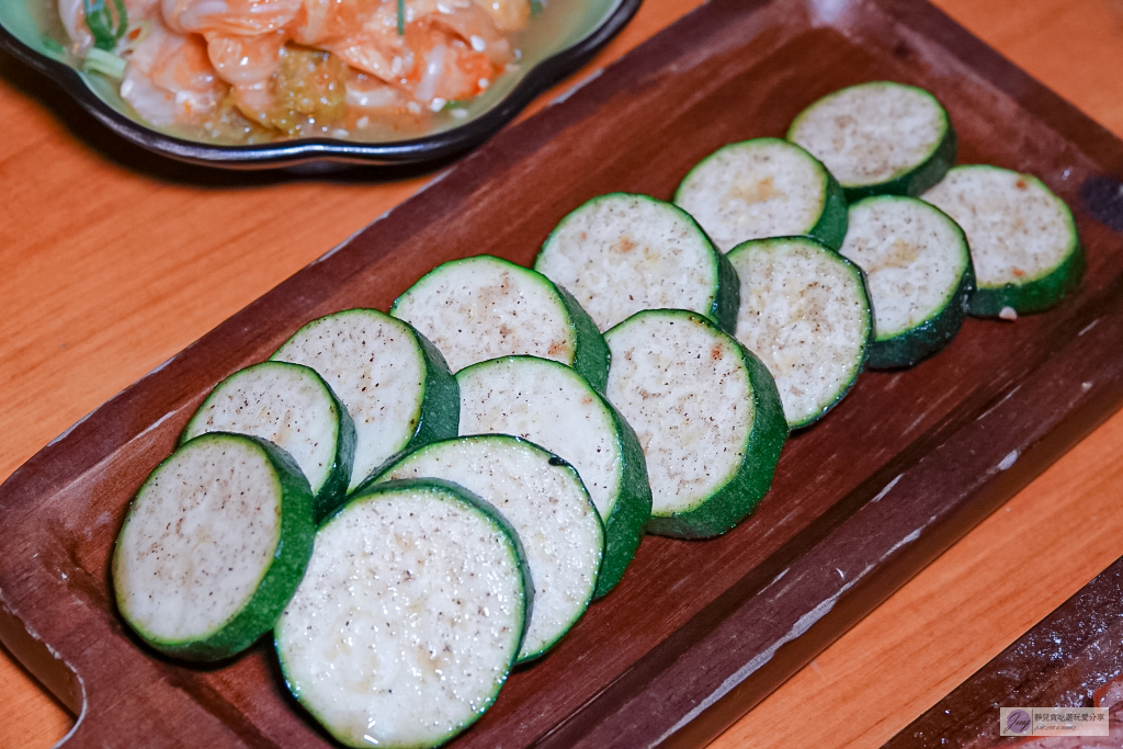 桃園美食-川御燒肉專門店-職人炭烤聚餐首選!新推出無菜單料理$399調酒無限暢飲/寵物友善餐廳 @靜兒貪吃遊玩愛分享 桃園美食-川御燒肉專門店-職人炭烤聚餐首選!新推出無菜單料理$399調酒無限暢飲/寵物友善餐廳 @靜兒貪吃遊玩愛分享