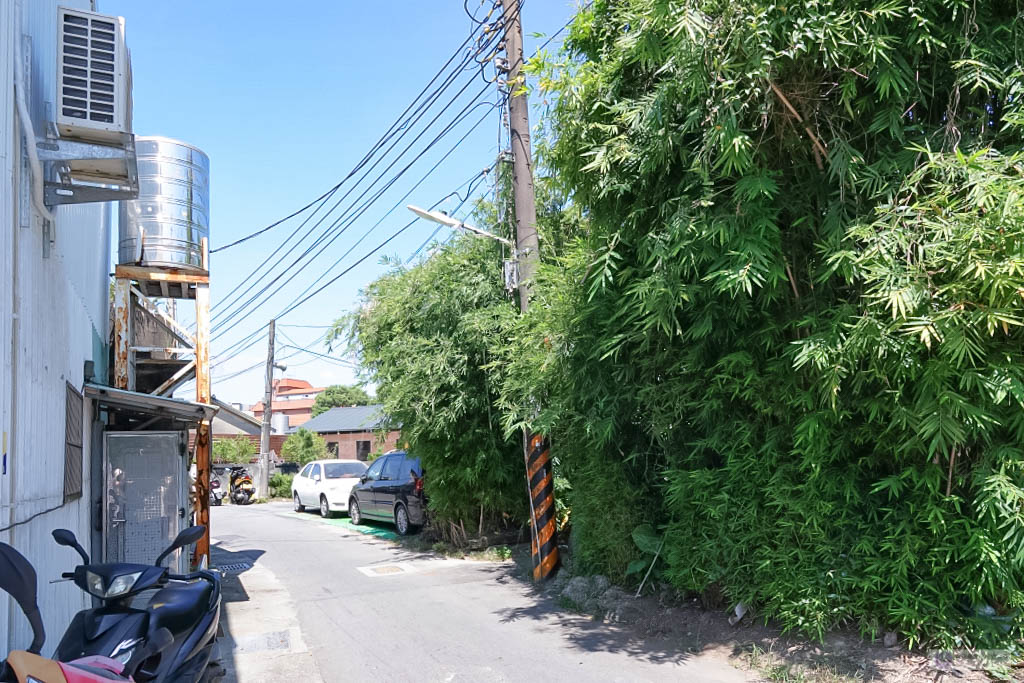 新北樹林美食-紅磚園邸-超萌水豚君,還可以近距離與狐獴互動的親子友善餐廳 @靜兒貪吃遊玩愛分享 新北樹林美食-紅磚園邸-超萌水豚君,還可以近距離與狐獴互動的親子友善餐廳 @靜兒貪吃遊玩愛分享