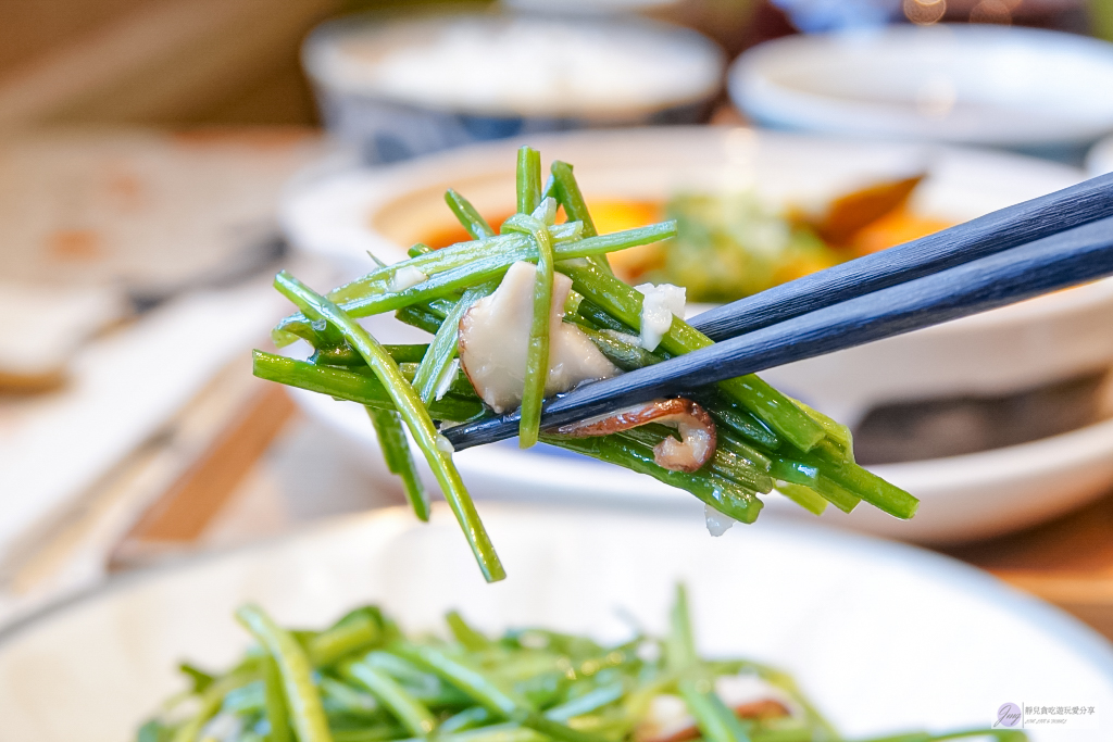 桃園美食-湯明茶樓-來自新竹50年老宅品牌,百貨裡的老式仿古摩登鐵花窗,嚴選台灣好茶佐新式台菜料理 @靜兒貪吃遊玩愛分享 桃園美食-湯明茶樓-來自新竹50年老宅品牌,百貨裡的老式仿古摩登鐵花窗,嚴選台灣好茶佐新式台菜料理 @靜兒貪吃遊玩愛分享