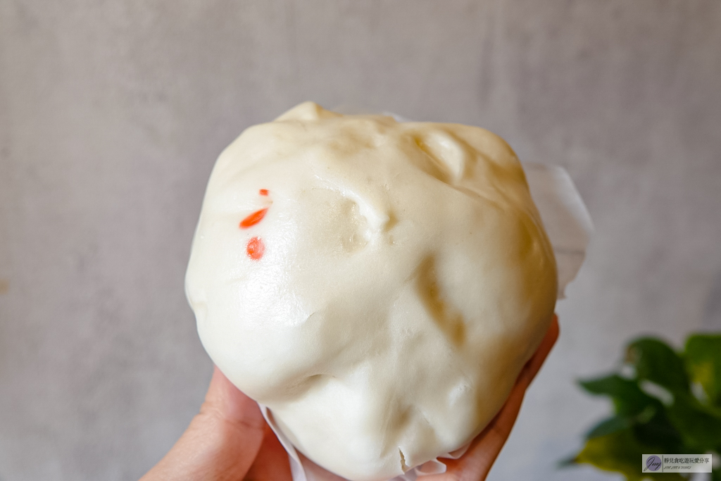 桃園美食-福興包子饅頭-多達17種口味,在地排隊高CP值銅板美食/黑金鋼、紅燒獅子頭、藜蔓乳酪 @靜兒貪吃遊玩愛分享 桃園美食-福興包子饅頭-多達17種口味,在地排隊高CP值銅板美食/黑金鋼、紅燒獅子頭、藜蔓乳酪 @靜兒貪吃遊玩愛分享