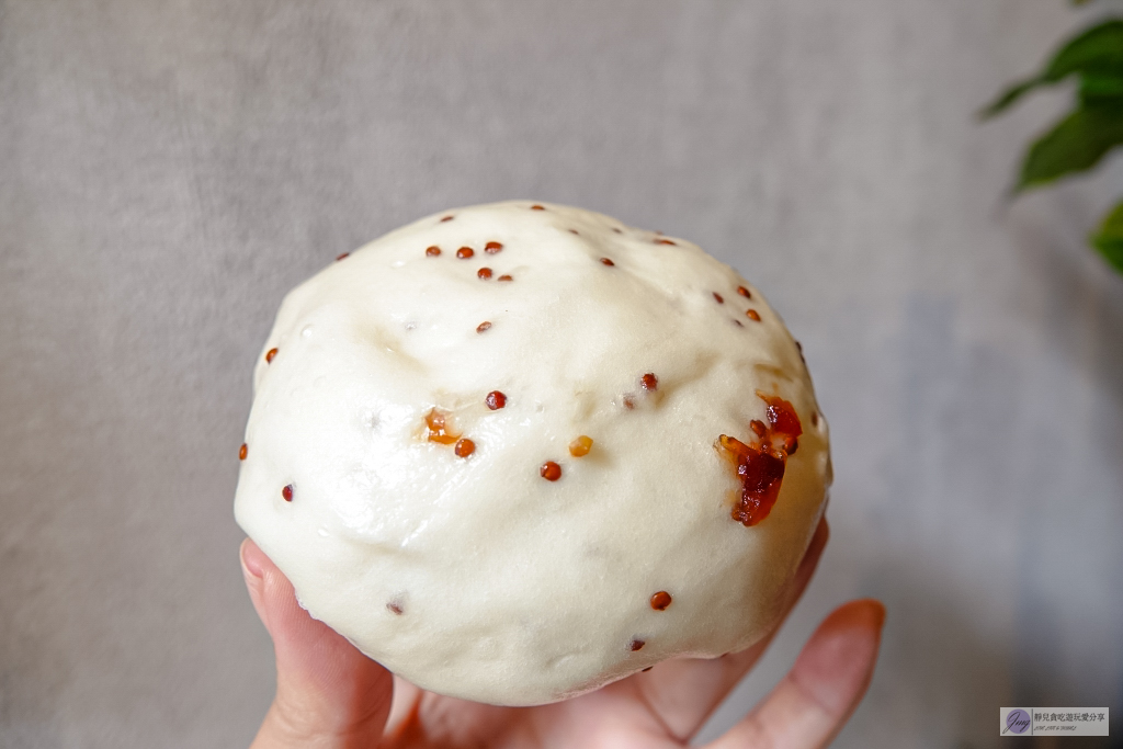 桃園美食-福興包子饅頭-多達17種口味,在地排隊高CP值銅板美食/黑金鋼、紅燒獅子頭、藜蔓乳酪 @靜兒貪吃遊玩愛分享 桃園美食-福興包子饅頭-多達17種口味,在地排隊高CP值銅板美食/黑金鋼、紅燒獅子頭、藜蔓乳酪 @靜兒貪吃遊玩愛分享