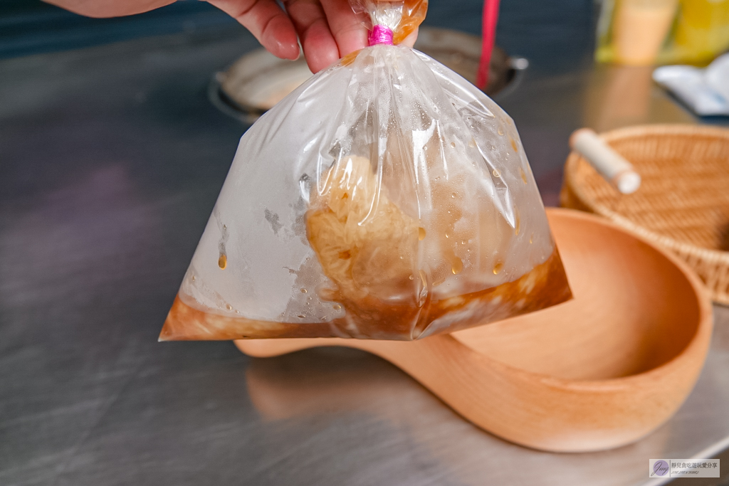 彰化員林美食-東門賴家碗粿-超過60年老字號!在地古早味排隊銅板小吃,芋蔥超大顆才25元 @靜兒貪吃遊玩愛分享 彰化員林美食-東門賴家碗粿-超過60年老字號!在地古早味排隊銅板小吃,芋蔥超大顆才25元 @靜兒貪吃遊玩愛分享