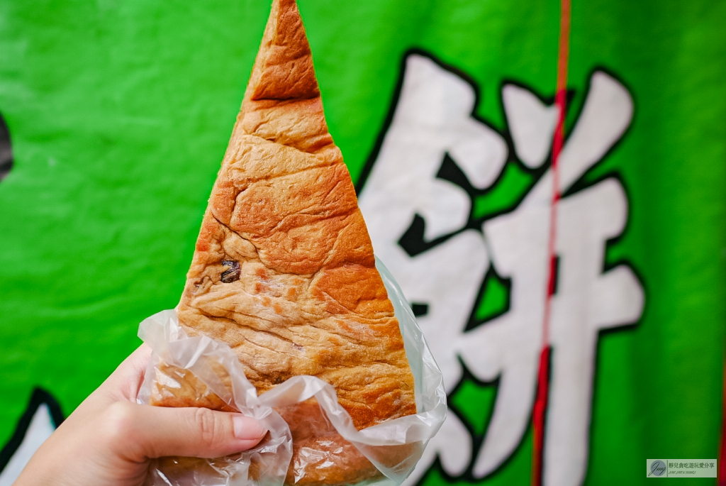 彰化員林美食-點頭大餅水煎包-秒殺水煎包,超滿餡料17元,6大鐵鍋還應付不了排隊人潮 @靜兒貪吃遊玩愛分享 彰化員林美食-點頭大餅水煎包-秒殺水煎包,超滿餡料17元,6大鐵鍋還應付不了排隊人潮 @靜兒貪吃遊玩愛分享