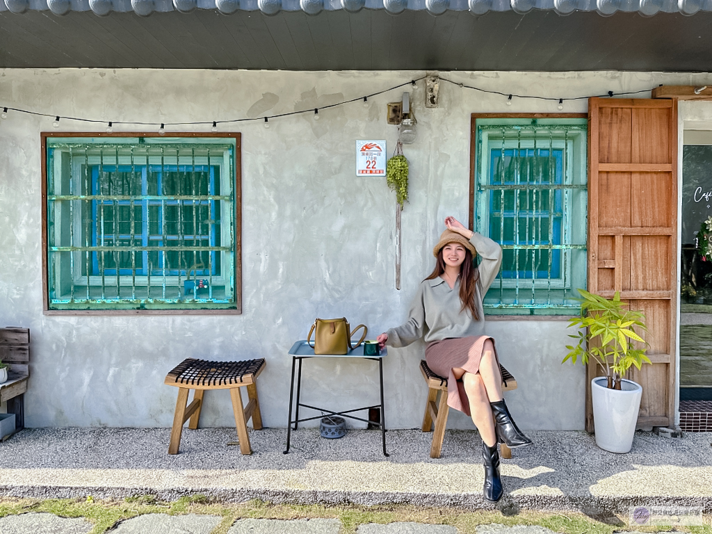 宜蘭頭城美食-小溪邊咖啡 Caf&eacute; Le Ruisseau-隱藏在郊區！背山面溪超Chill，老宅改造復古文青咖啡廳/寵物友善 @靜兒貪吃遊玩愛分享