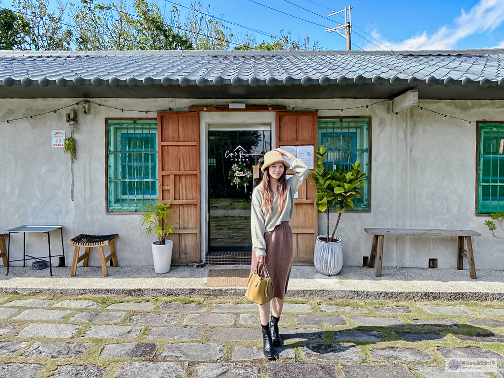 宜蘭頭城美食-小溪邊咖啡 Caf&eacute; Le Ruisseau-隱藏在郊區！背山面溪超Chill，老宅改造復古文青咖啡廳/寵物友善 @靜兒貪吃遊玩愛分享