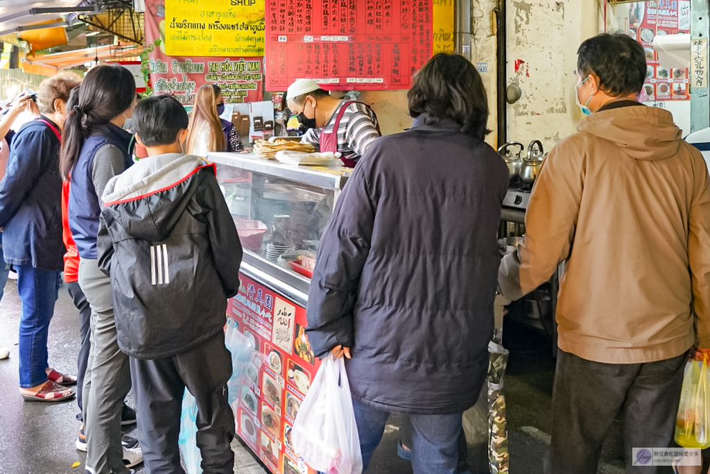 桃園平鎮美食-清真園雲南回民異國小吃-隱藏在忠貞市場裡超人氣的烤饢餅 @靜兒貪吃遊玩愛分享 桃園平鎮美食-清真園雲南回民異國小吃-隱藏在忠貞市場裡超人氣的烤饢餅 @靜兒貪吃遊玩愛分享