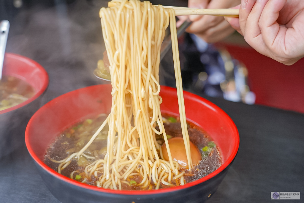 新竹美食-三廠麵店-在地熱門排隊美食!牛肉湯麵才40元,牛肉麵也只要70元,每日限量售完為止 @靜兒貪吃遊玩愛分享 新竹美食-三廠麵店-在地熱門排隊美食!牛肉湯麵才40元,牛肉麵也只要70元,每日限量售完為止 @靜兒貪吃遊玩愛分享