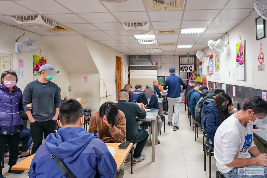新竹美食-三廠麵店-在地熱門排隊美食!牛肉湯麵才40元,牛肉麵也只要70元,每日限量售完為止 @靜兒貪吃遊玩愛分享 新竹美食-三廠麵店-在地熱門排隊美食!牛肉湯麵才40元,牛肉麵也只要70元,每日限量售完為止 @靜兒貪吃遊玩愛分享