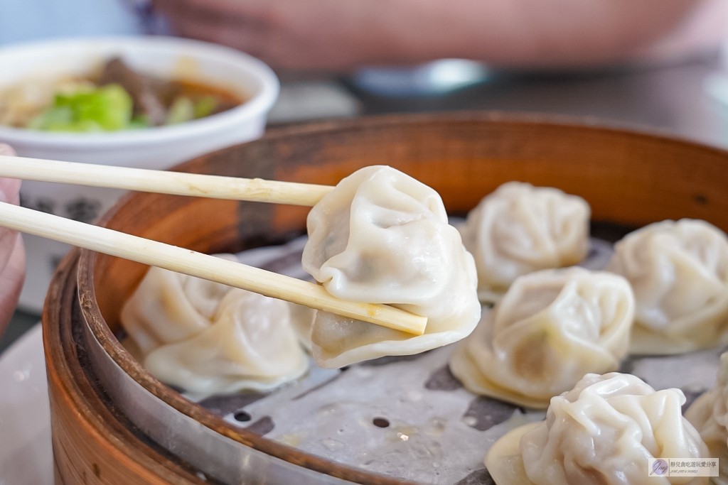台東美食-鄰家蒸餃-在地經營26年!!號稱台東版鼎泰豐,皮薄餡多現點現蒸的鮮肉蒸餃 @靜兒貪吃遊玩愛分享 台東美食-鄰家蒸餃-在地經營26年!!號稱台東版鼎泰豐,皮薄餡多現點現蒸的鮮肉蒸餃 @靜兒貪吃遊玩愛分享
