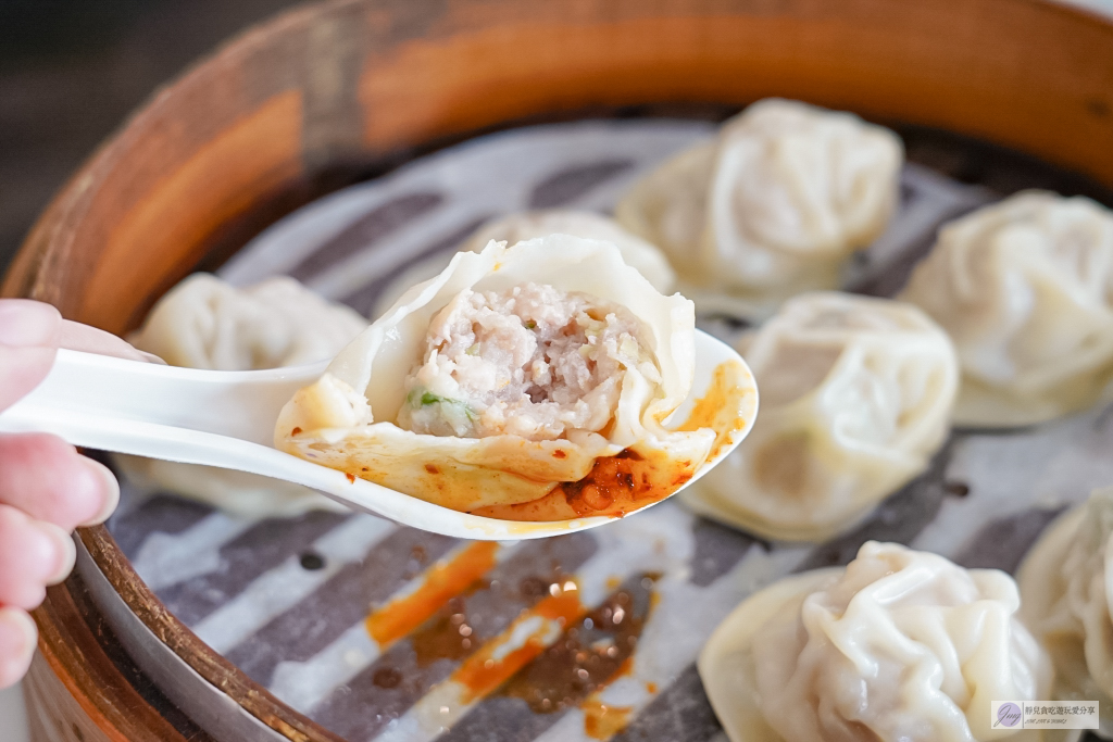 台東美食-鄰家蒸餃-在地經營26年!!號稱台東版鼎泰豐,皮薄餡多現點現蒸的鮮肉蒸餃 @靜兒貪吃遊玩愛分享 台東美食-鄰家蒸餃-在地經營26年!!號稱台東版鼎泰豐,皮薄餡多現點現蒸的鮮肉蒸餃 @靜兒貪吃遊玩愛分享