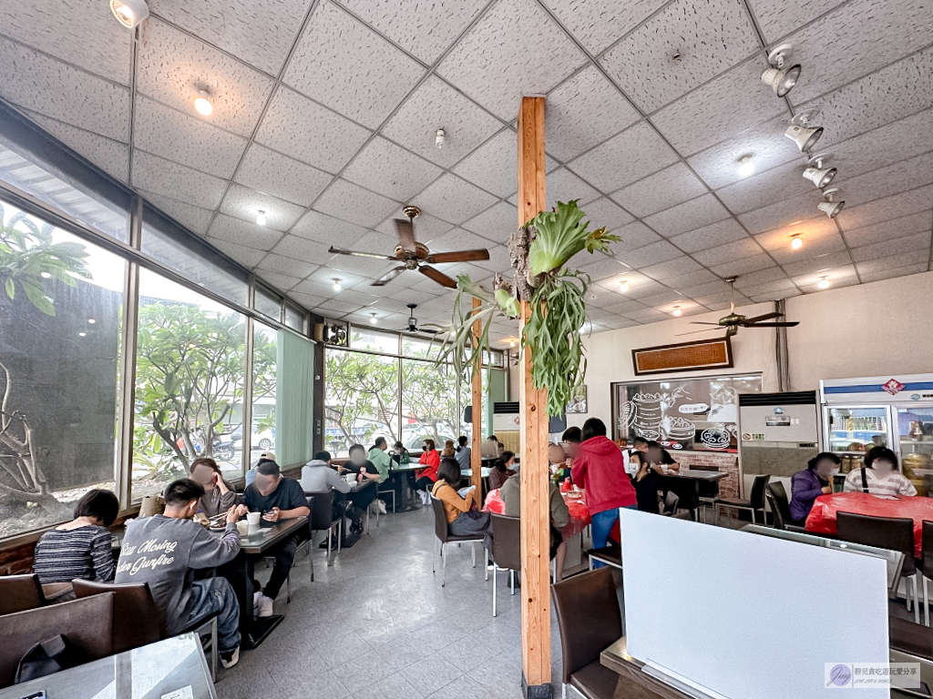 台東美食-鄰家蒸餃-在地經營26年!!號稱台東版鼎泰豐,皮薄餡多現點現蒸的鮮肉蒸餃 @靜兒貪吃遊玩愛分享 台東美食-鄰家蒸餃-在地經營26年!!號稱台東版鼎泰豐,皮薄餡多現點現蒸的鮮肉蒸餃 @靜兒貪吃遊玩愛分享