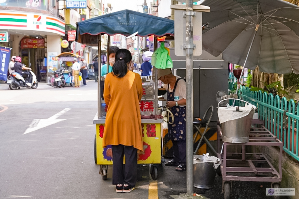 桃園大溪美食-親親純蛋糕-在地經營38年老字號攤車!!80歲阿公的古早味菓露鬆餅和雞蛋糕,不添加色素發粉的傳統美味 @靜兒貪吃遊玩愛分享 桃園大溪美食-親親純蛋糕-在地經營38年老字號攤車!!80歲阿公的古早味菓露鬆餅和雞蛋糕,不添加色素發粉的傳統美味 @靜兒貪吃遊玩愛分享