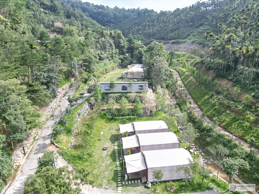 南投住宿-葉子祕境森林系Villa-隱藏在森林秘境裡!佔地1.2萬坪奢華懶人偽露營,一泊二食、兒童戲水池、浪漫星空夜景/鄰近桃米生態村 @靜兒貪吃遊玩愛分享 南投住宿-葉子祕境森林系Villa-隱藏在森林秘境裡!佔地1.2萬坪奢華懶人偽露營,一泊二食、兒童戲水池、浪漫星空夜景/鄰近桃米生態村 @靜兒貪吃遊玩愛分享