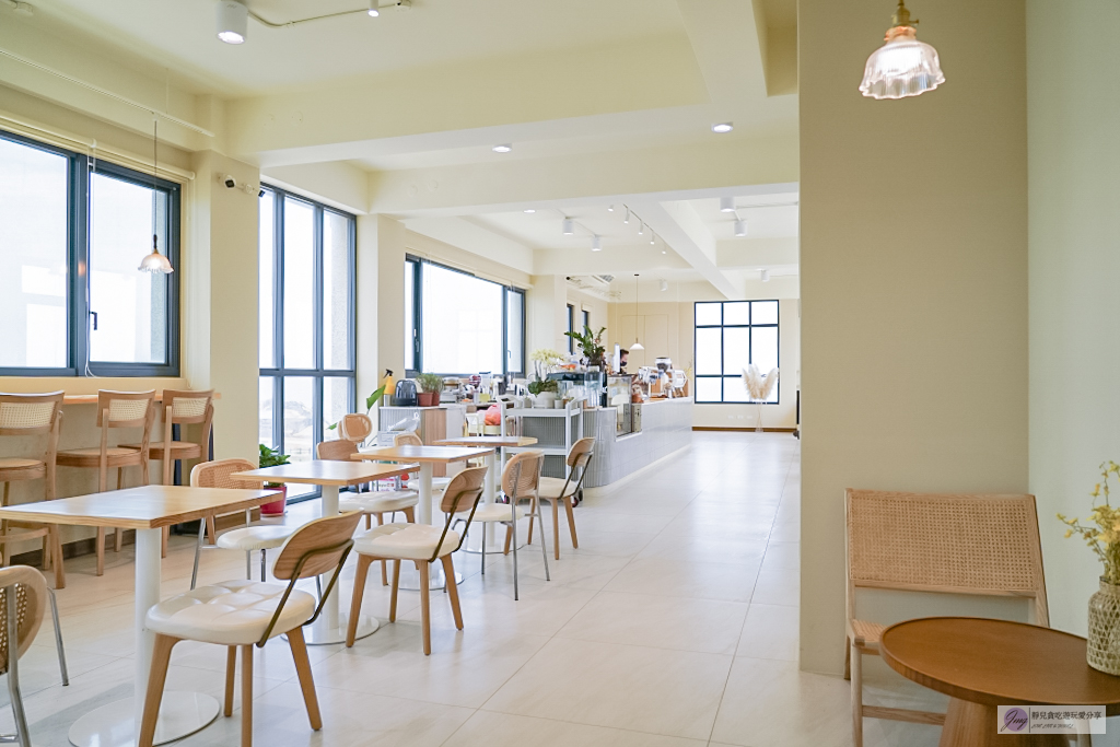 桃園大園美食-橙夕咖啡Afterglow cafe-隱藏在漁港內!韓系溫暖風格,海景第一排的絕美景色,飛機迷賞機聖地/鄰近竹圍漁港 @靜兒貪吃遊玩愛分享 桃園大園美食-橙夕咖啡Afterglow cafe-隱藏在漁港內!韓系溫暖風格,海景第一排的絕美景色,飛機迷賞機聖地/鄰近竹圍漁港 @靜兒貪吃遊玩愛分享