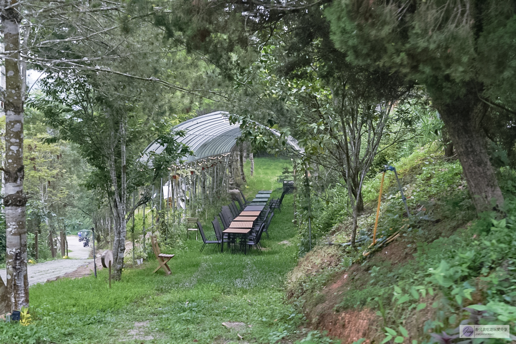 南投住宿-葉子祕境森林系Villa-隱藏在森林秘境裡!佔地1.2萬坪奢華懶人偽露營,一泊二食、兒童戲水池、浪漫星空夜景/鄰近桃米生態村 @靜兒貪吃遊玩愛分享 南投住宿-葉子祕境森林系Villa-隱藏在森林秘境裡!佔地1.2萬坪奢華懶人偽露營,一泊二食、兒童戲水池、浪漫星空夜景/鄰近桃米生態村 @靜兒貪吃遊玩愛分享