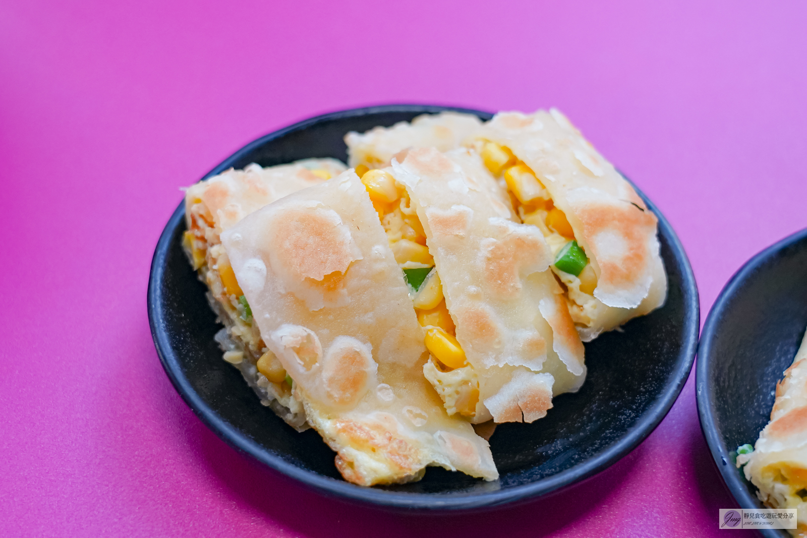 桃園美食-小豆子早餐-晚來買不到!!瘋搶買十送一只要22元的大陸餅,鍋貼煎得恰恰超美味/鄰近青溪國小 @靜兒貪吃遊玩愛分享 桃園美食-小豆子早餐-晚來買不到!!瘋搶買十送一只要22元的大陸餅,鍋貼煎得恰恰超美味/鄰近青溪國小 @靜兒貪吃遊玩愛分享