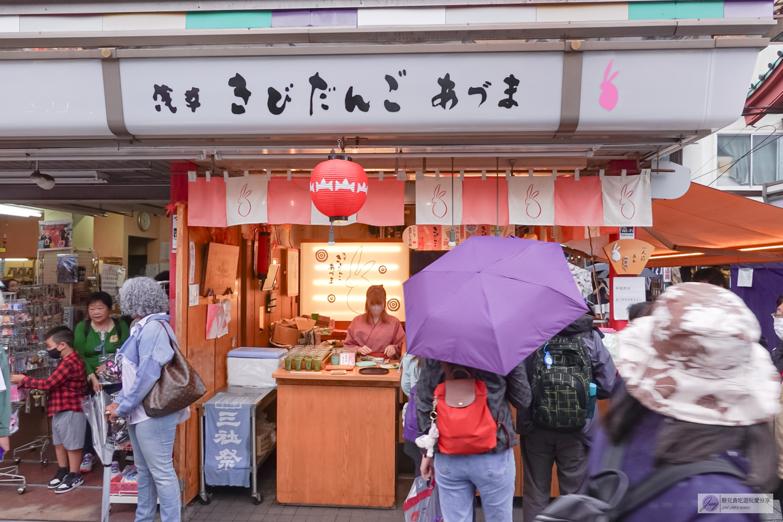 日本淺草美食-淺草吉備糰子-老字號人氣排隊美食!超可愛微甜軟糯的黃豆粉糰子/位仲見世商店街 @靜兒貪吃遊玩愛分享 日本淺草美食-淺草吉備糰子-老字號人氣排隊美食!超可愛微甜軟糯的黃豆粉糰子/位仲見世商店街 @靜兒貪吃遊玩愛分享