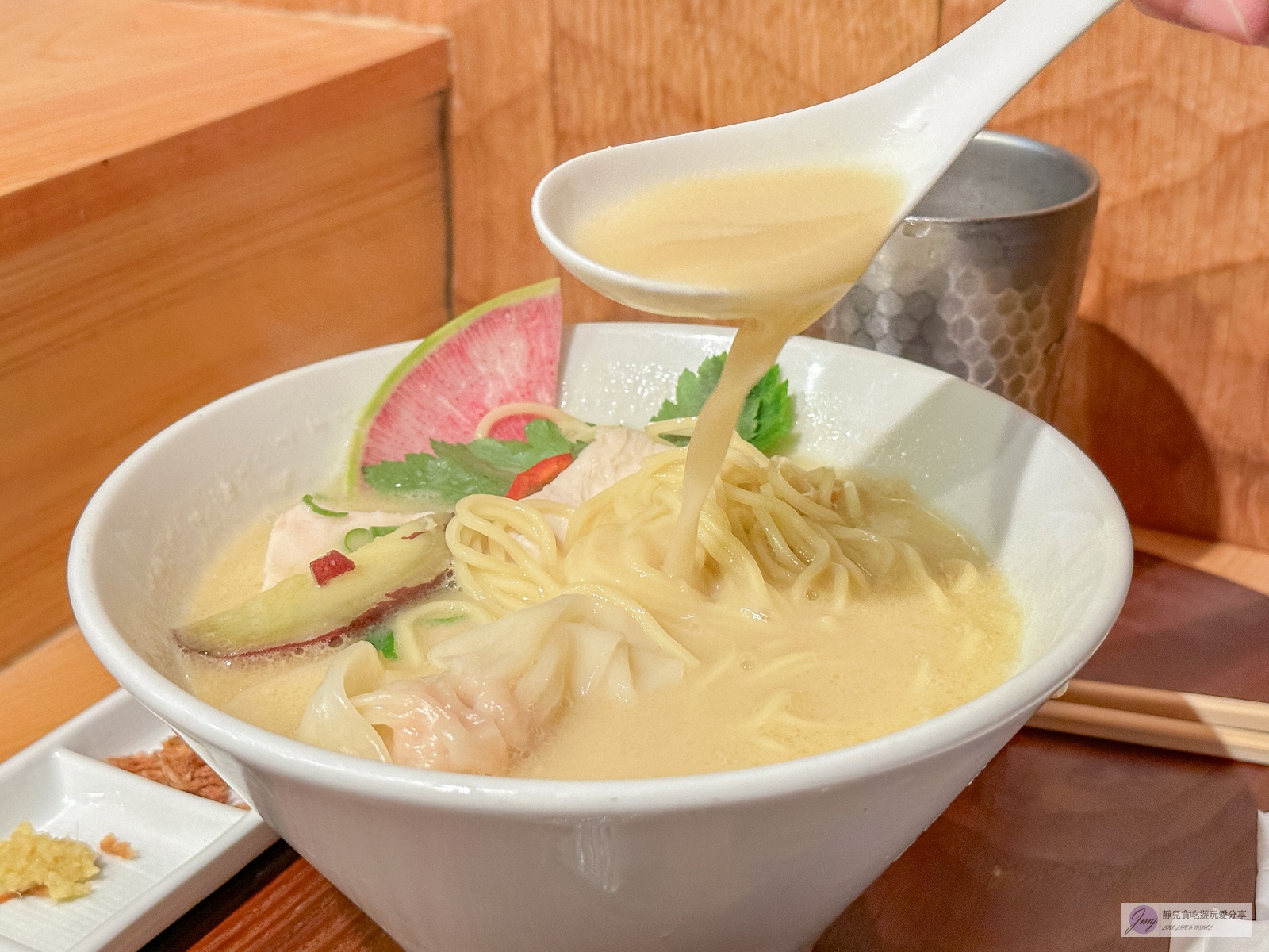 日本東京美食-銀座篝本店-隱藏在小巷裡!米其林推薦排隊人氣拉麵,濃郁松露雞白湯底超美味/鄰近銀座地鐵 @靜兒貪吃遊玩愛分享 日本東京美食-銀座篝本店-隱藏在小巷裡!米其林推薦排隊人氣拉麵,濃郁松露雞白湯底超美味/鄰近銀座地鐵 @靜兒貪吃遊玩愛分享