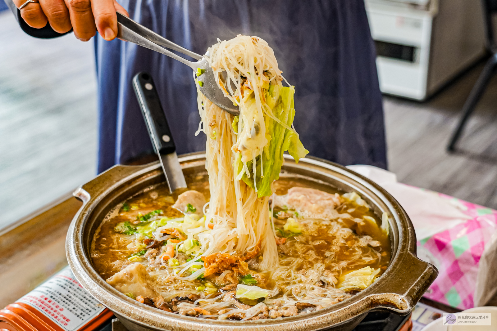 桃園美食-三街海鮮屋-免費鵝油拌飯吃到飽!在地老饕推薦的平價熱炒合菜店,芋香米粉鍋料超多/鄰近桃園愛買 @靜兒貪吃遊玩愛分享 桃園美食-三街海鮮屋-免費鵝油拌飯吃到飽!在地老饕推薦的平價熱炒合菜店,芋香米粉鍋料超多/鄰近桃園愛買 @靜兒貪吃遊玩愛分享