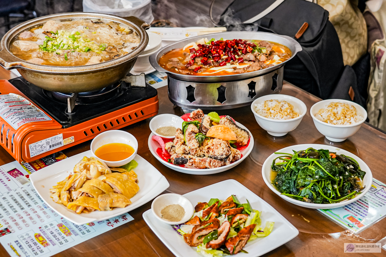 桃園美食-三街海鮮屋-免費鵝油拌飯吃到飽!在地老饕推薦的平價熱炒合菜店,芋香米粉鍋料超多/鄰近桃園愛買 @靜兒貪吃遊玩愛分享 桃園美食-三街海鮮屋-免費鵝油拌飯吃到飽!在地老饕推薦的平價熱炒合菜店,芋香米粉鍋料超多/鄰近桃園愛買 @靜兒貪吃遊玩愛分享