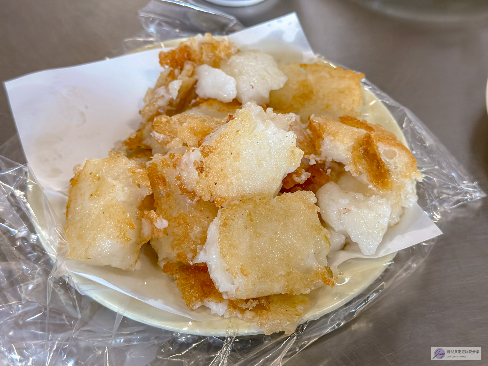 花蓮玉里美食-盧記玉里菜頭粿-傳承三代!一天只賣4.5小時,在地人超推的早餐,外酥內軟綿的蘿蔔糕,一份40元,配上豬血湯滿滿古早味 @靜兒貪吃遊玩愛分享 花蓮玉里美食-盧記玉里菜頭粿-傳承三代!一天只賣4.5小時,在地人超推的早餐,外酥內軟綿的蘿蔔糕,一份40元,配上豬血湯滿滿古早味 @靜兒貪吃遊玩愛分享