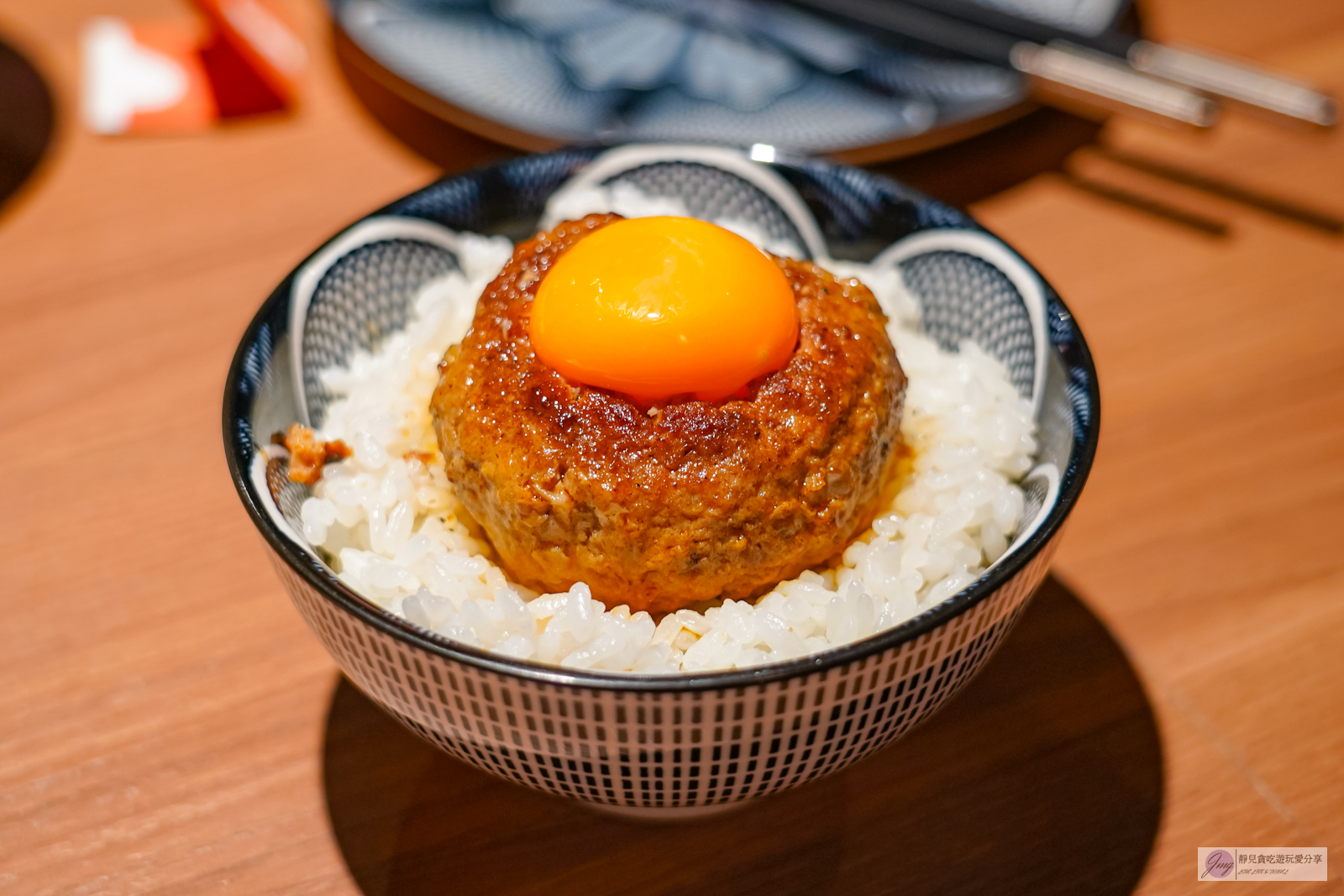 桃園大園美食-肉旨房-預約制!直火炭烤漢堡排定食,鮮蟹肉漢堡排搭配蛋黃超推,挑戰立蛋再送肉排/航棧綠洲店 @靜兒貪吃遊玩愛分享 桃園大園美食-肉旨房-預約制!直火炭烤漢堡排定食,鮮蟹肉漢堡排搭配蛋黃超推,挑戰立蛋再送肉排/航棧綠洲店 @靜兒貪吃遊玩愛分享