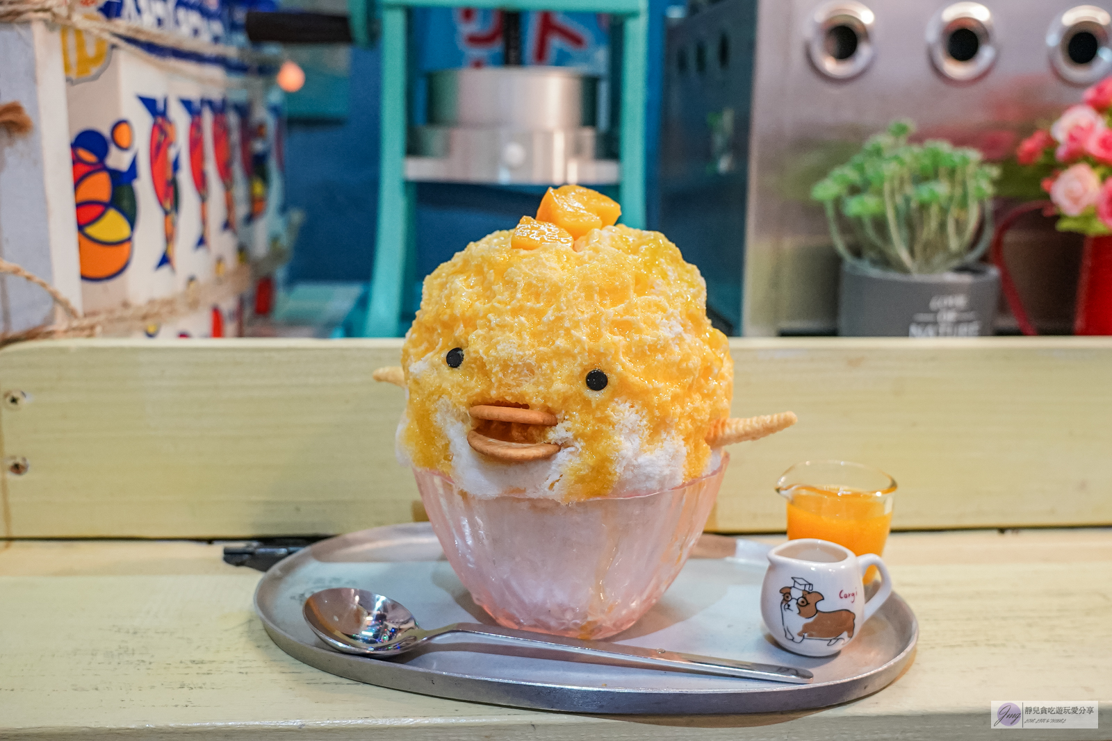 花蓮美食-浪花丸 かき氷&middot;島食-在地人氣冰店！每日季節限定10份， 超可愛療癒的小雞刨冰，日系文青風格刨冰店/鄰近東大門夜市 @靜兒貪吃遊玩愛分享