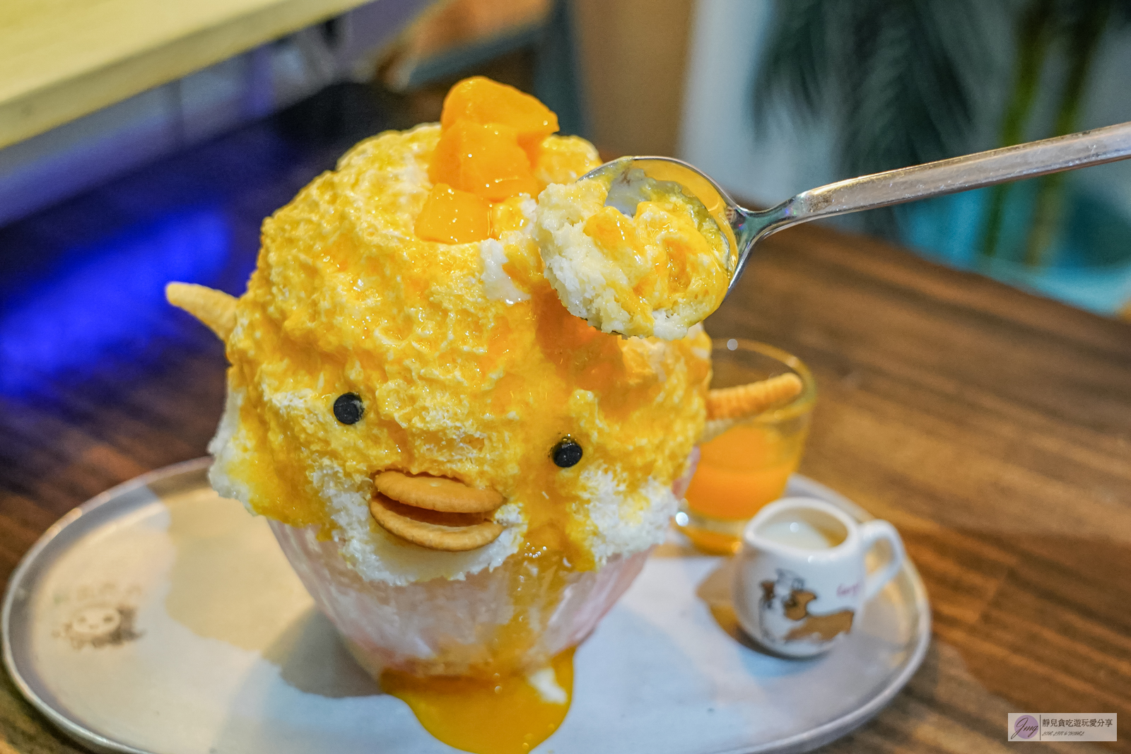 花蓮美食-浪花丸 かき氷&middot;島食-在地人氣冰店！每日季節限定10份， 超可愛療癒的小雞刨冰，日系文青風格刨冰店/鄰近東大門夜市 @靜兒貪吃遊玩愛分享