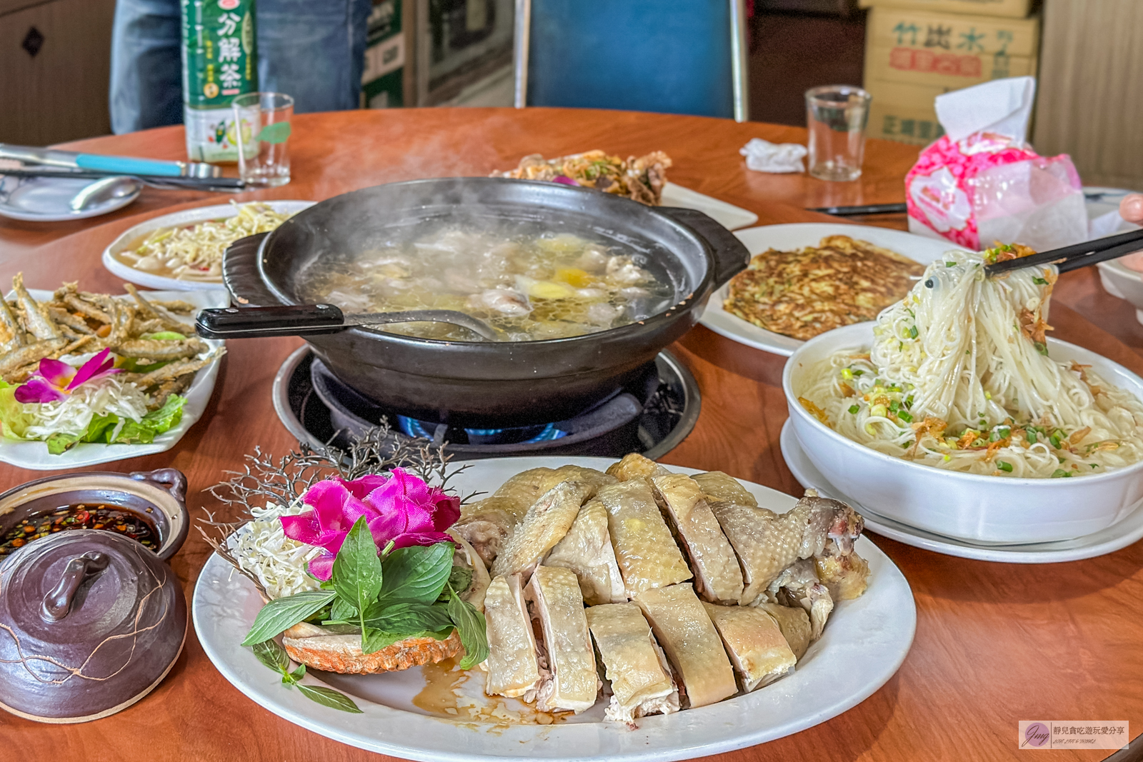 桃園龜山美食-逗陣來土雞城-藏身深山鐵皮屋!採預約制,自家養殖土雞、種植山產野菜,平價又美味 @靜兒貪吃遊玩愛分享 桃園龜山美食-逗陣來土雞城-藏身深山鐵皮屋!採預約制,自家養殖土雞、種植山產野菜,平價又美味 @靜兒貪吃遊玩愛分享