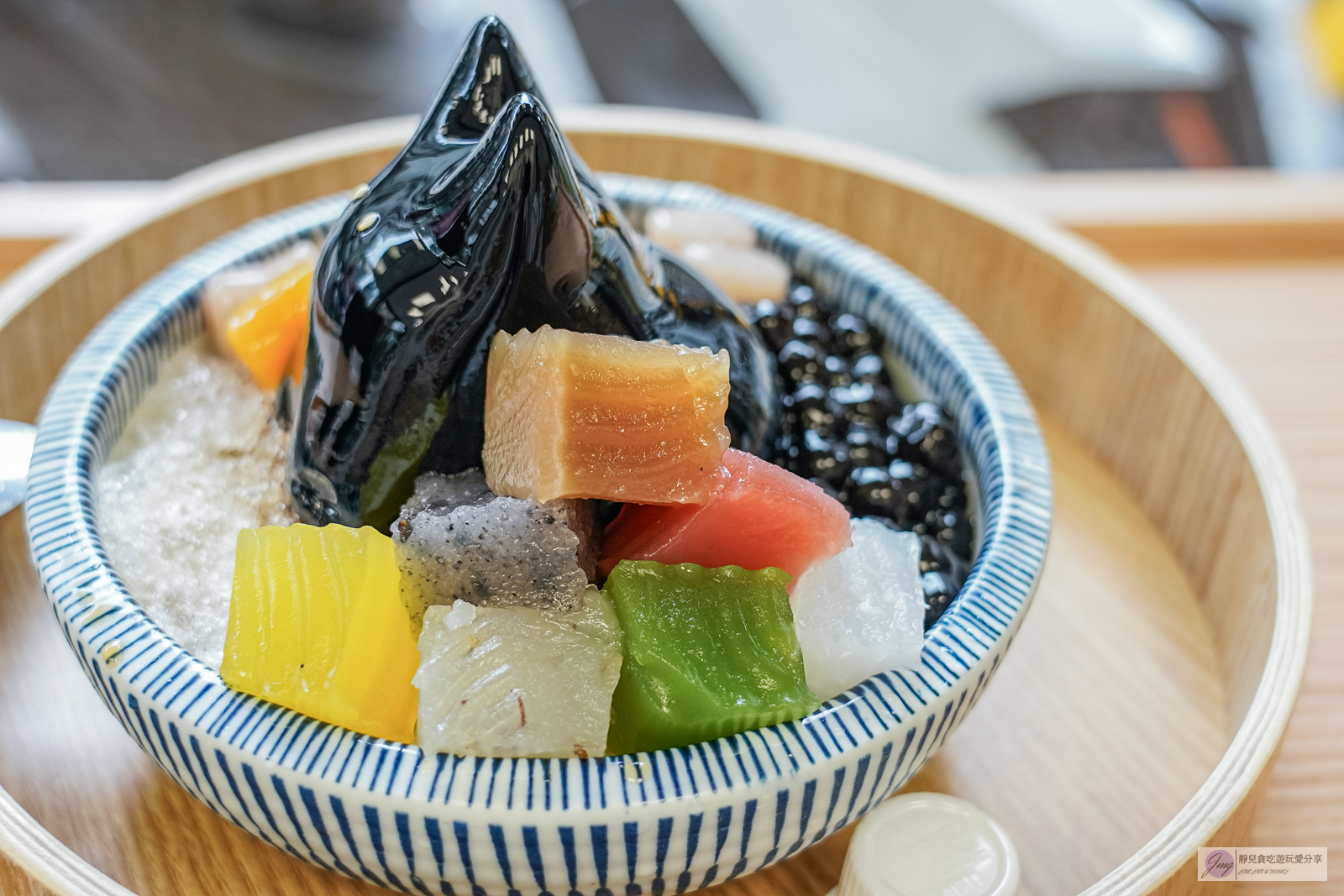 覓糖Mi Tang 桃園春日店-每日限量!超Cute的LOVE U兔,夢幻繽紛的七彩粉粿冰,配料豐富消暑 @靜兒貪吃遊玩愛分享 覓糖Mi Tang 桃園春日店-每日限量!超Cute的LOVE U兔,夢幻繽紛的七彩粉粿冰,配料豐富消暑 @靜兒貪吃遊玩愛分享