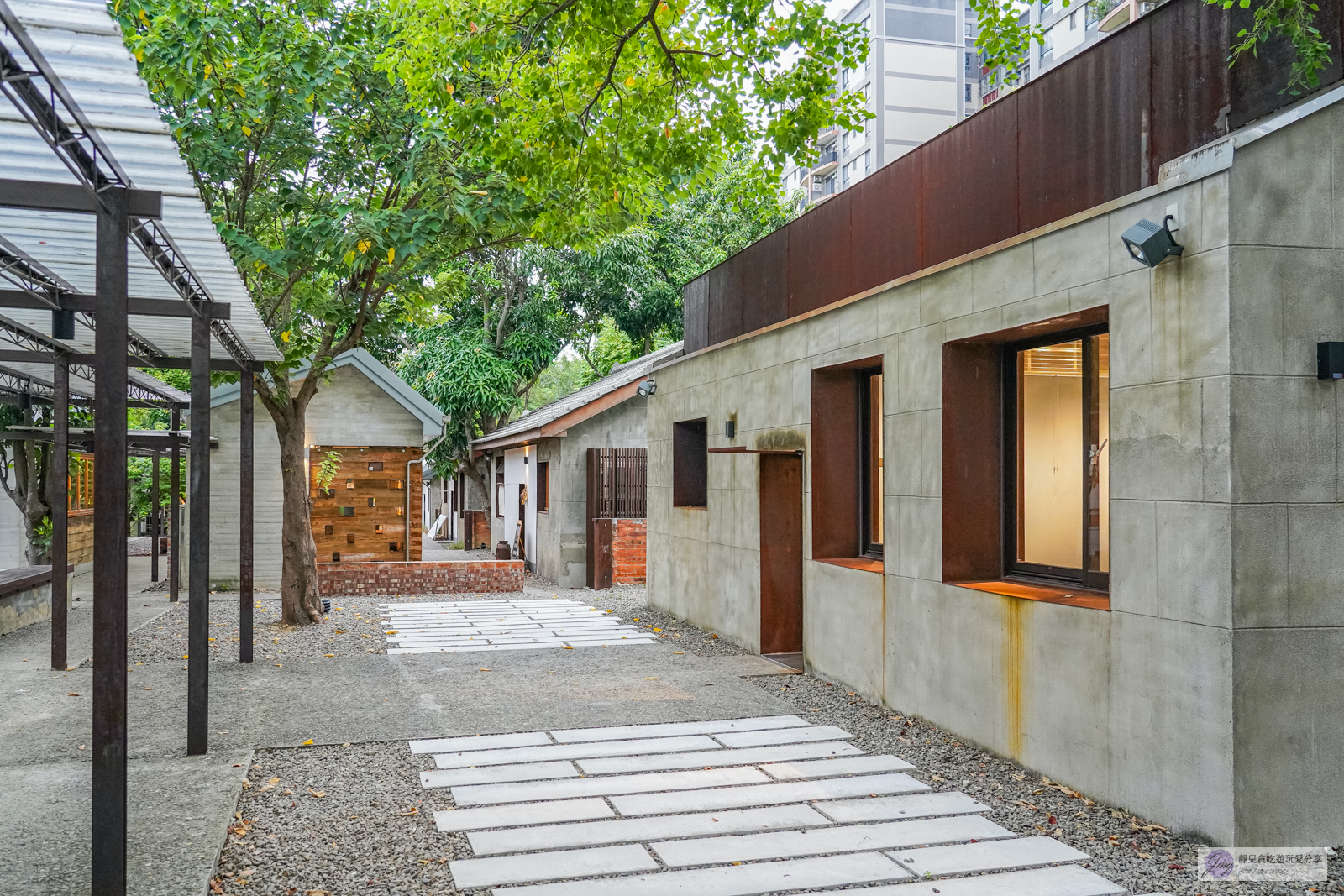 新竹-風城的文藝之旅-走訪歷史文化的將軍村、日治時期廠房、青草湖SUP水上活動、百年老鍋米粉DIY,精選7大景點美食之旅 @靜兒貪吃遊玩愛分享 新竹-風城的文藝之旅-走訪歷史文化的將軍村、日治時期廠房、青草湖SUP水上活動、百年老鍋米粉DIY,精選7大景點美食之旅 @靜兒貪吃遊玩愛分享