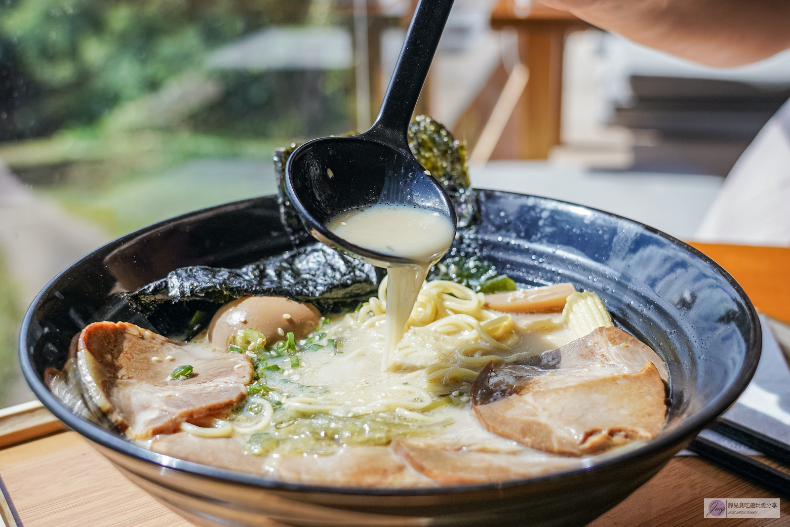 環湖咖啡好食 二館-預約制!一時段開放5組,270度絕美山湖美景,日式禪風座位裡吃拉麵 @靜兒貪吃遊玩愛分享 環湖咖啡好食 二館-預約制!一時段開放5組,270度絕美山湖美景,日式禪風座位裡吃拉麵 @靜兒貪吃遊玩愛分享