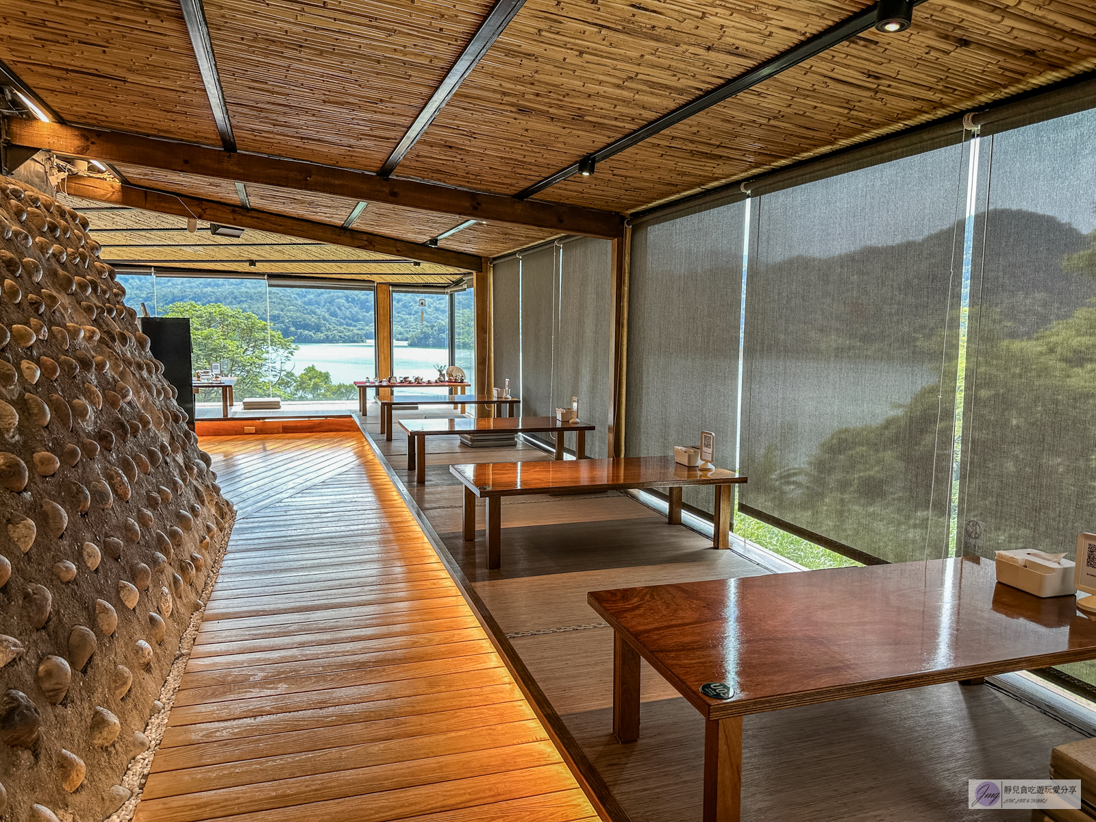 環湖咖啡好食 二館-預約制!一時段開放5組,270度絕美山湖美景,日式禪風座位裡吃拉麵 @靜兒貪吃遊玩愛分享 環湖咖啡好食 二館-預約制!一時段開放5組,270度絕美山湖美景,日式禪風座位裡吃拉麵 @靜兒貪吃遊玩愛分享