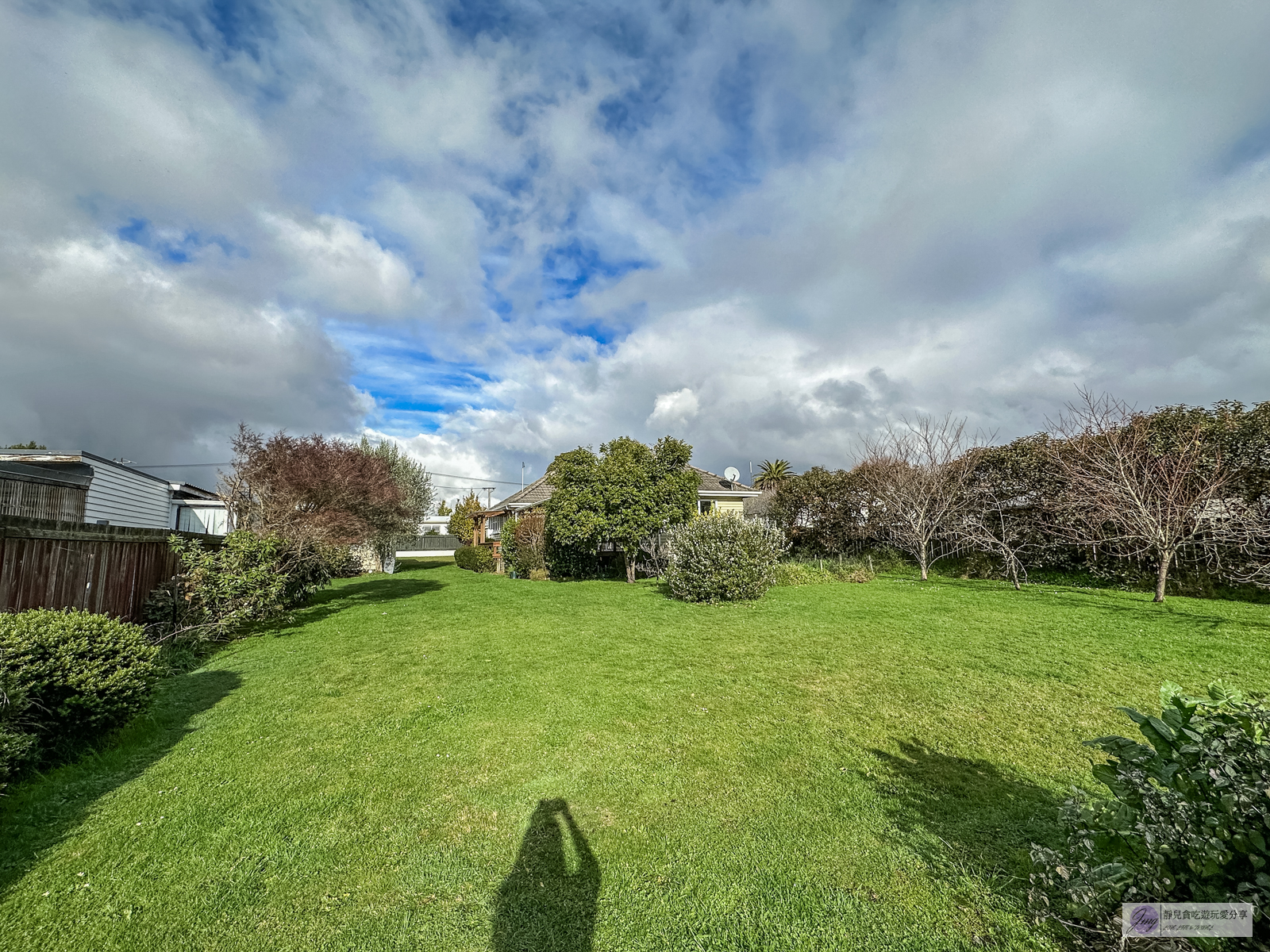 紐西蘭住宿-羅托魯瓦Rotorua-絕美歐式鄉村villa,平均一人一晚$1100,獨立大後院、開放式廚房、三間臥房的包棟民宿 @靜兒貪吃遊玩愛分享 紐西蘭住宿-羅托魯瓦Rotorua-絕美歐式鄉村villa,平均一人一晚$1100,獨立大後院、開放式廚房、三間臥房的包棟民宿 @靜兒貪吃遊玩愛分享