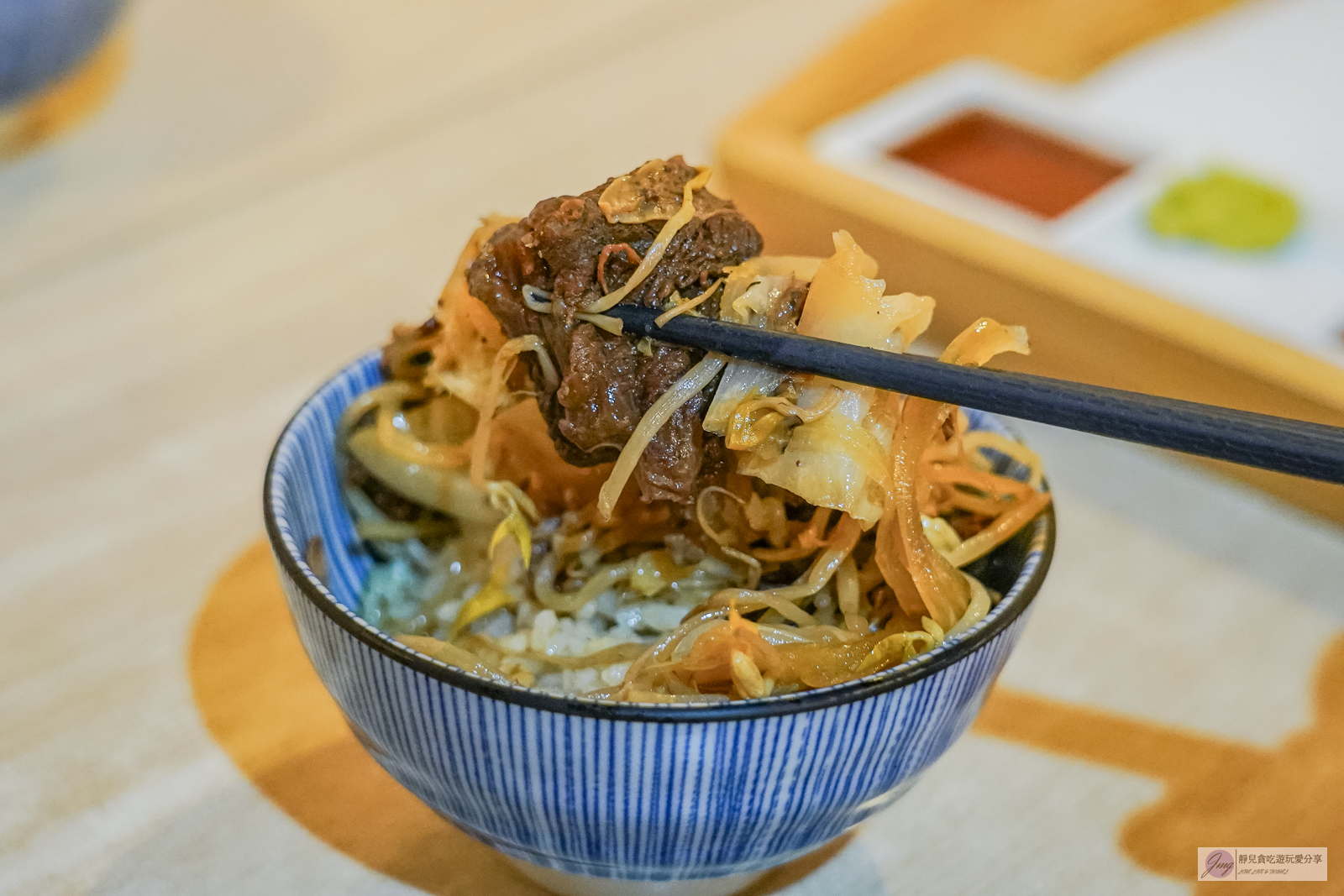 呷犇熟成牛力ツ。日式炸牛排專賣店-日式炸牛排,最低只要280元,免費自助吧咖哩、牛肉壽喜燒、味噌湯無限續 @靜兒貪吃遊玩愛分享 呷犇熟成牛力ツ。日式炸牛排專賣店-日式炸牛排,最低只要280元,免費自助吧咖哩、牛肉壽喜燒、味噌湯無限續 @靜兒貪吃遊玩愛分享