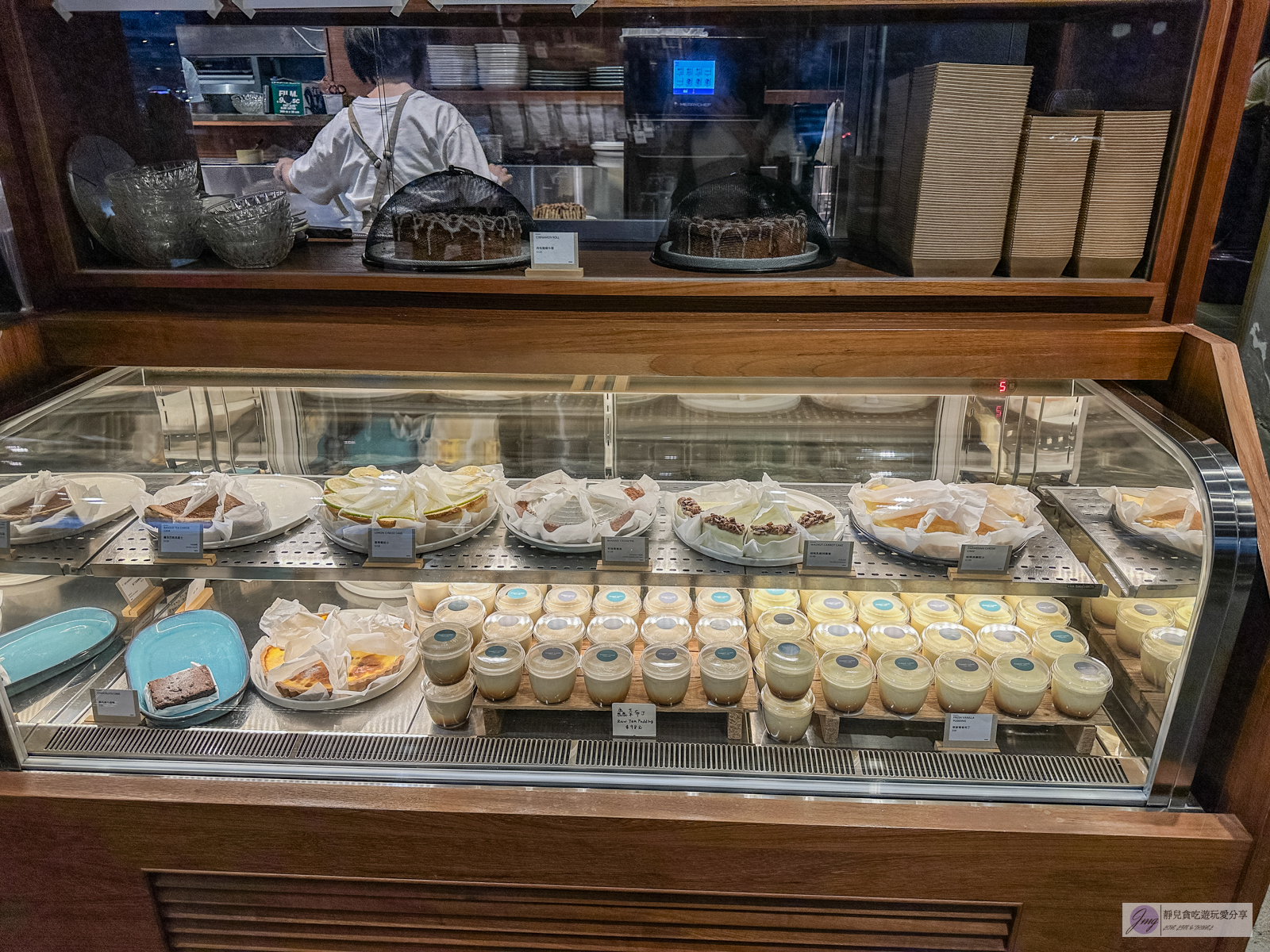 冉冉生活 Coppii Lumii living coffee 南港-不限時咖啡廳，煙燻青醬蕈菇烤餅、檸檬酪梨漢堡排推薦/鄰近南港軟體園區站 @靜兒貪吃遊玩愛分享