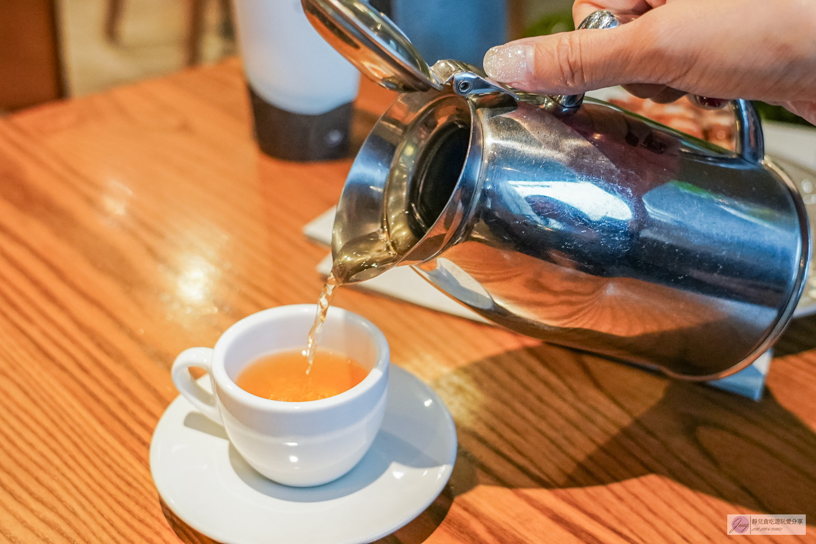 冉冉生活 Coppii Lumii living coffee 南港-不限時咖啡廳，煙燻青醬蕈菇烤餅、檸檬酪梨漢堡排推薦/鄰近南港軟體園區站 @靜兒貪吃遊玩愛分享