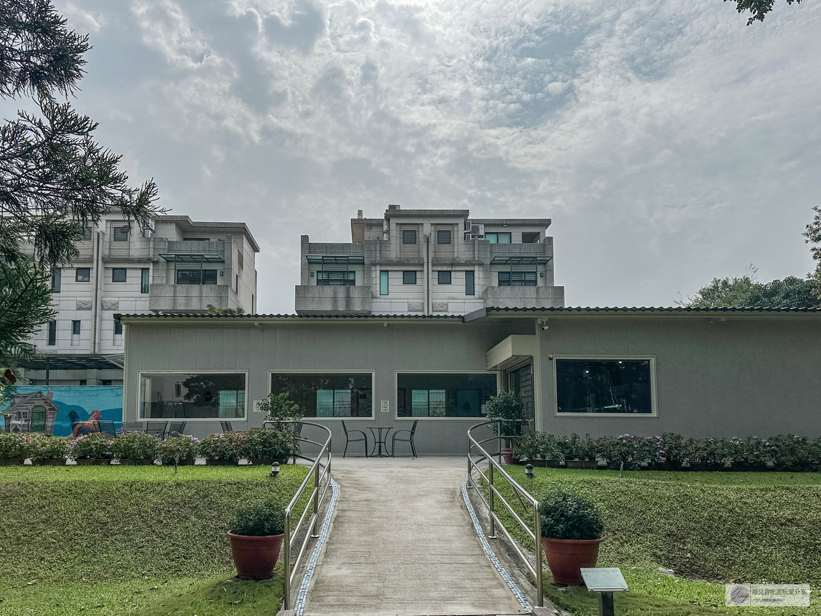 田庄桑椹冰-隱藏在公園內！在地老字號冰店，酸V酸V桑椹冰消暑必吃/鄰近青草湖 @靜兒貪吃遊玩愛分享