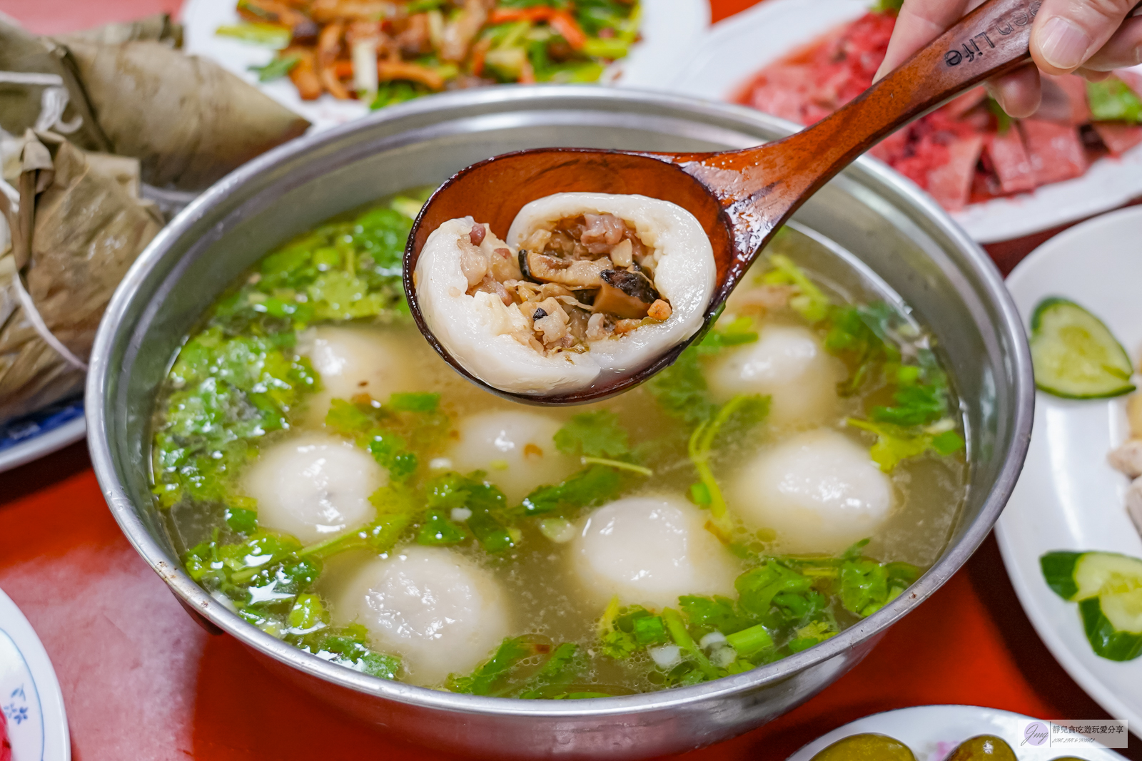 阿婆大湯圓-隱藏在深山林內！傳承三代的古早味，超低調的三合院，每日手作超巨大湯圓，道地的客家合菜料理 @靜兒貪吃遊玩愛分享