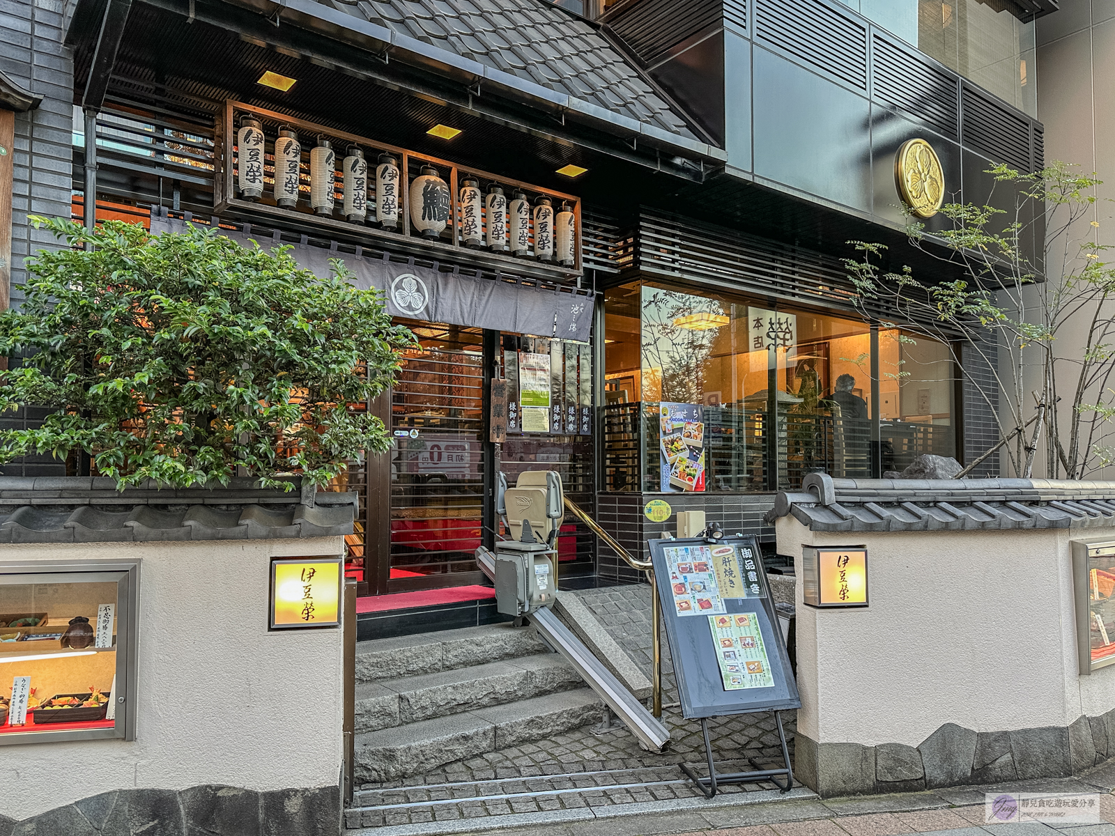伊豆榮 本店-傳承到第九代百年老店！在地人氣排隊店，古法工匠燒烤及秘制醬汁的鰻魚專賣店/鄰近京成電鐵上野駅 @靜兒貪吃遊玩愛分享