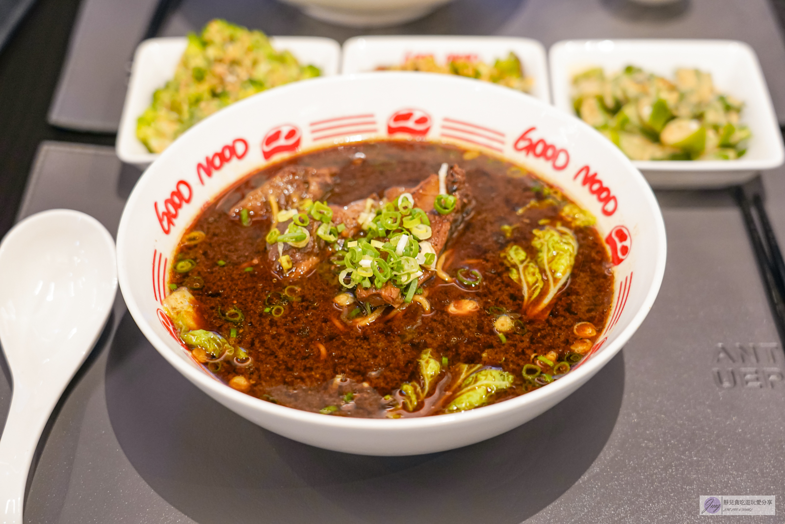 牛麵-DIY客製化牛肉麵!超推濃郁麻奶湯頭,湯濃肉大塊,平日中午人潮也不少/鄰近羅東車站 @靜兒貪吃遊玩愛分享 牛麵-DIY客製化牛肉麵!超推濃郁麻奶湯頭,湯濃肉大塊,平日中午人潮也不少/鄰近羅東車站 @靜兒貪吃遊玩愛分享