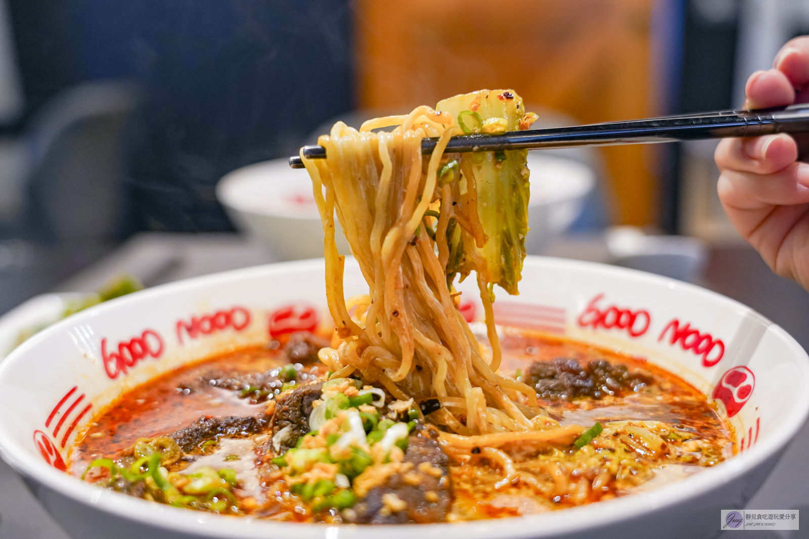 牛麵-DIY客製化牛肉麵！超推濃郁麻奶湯頭，湯濃肉大塊，平日中午人潮也不少/鄰近羅東車站 @靜兒貪吃遊玩愛分享