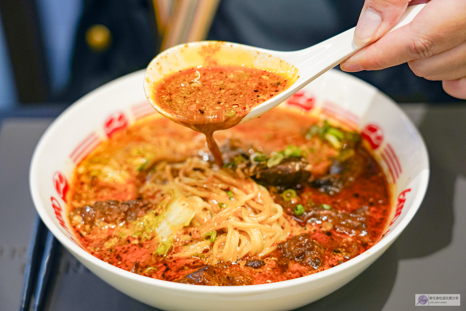 牛麵-DIY客製化牛肉麵!超推濃郁麻奶湯頭,湯濃肉大塊,平日中午人潮也不少/鄰近羅東車站 @靜兒貪吃遊玩愛分享 牛麵-DIY客製化牛肉麵!超推濃郁麻奶湯頭,湯濃肉大塊,平日中午人潮也不少/鄰近羅東車站 @靜兒貪吃遊玩愛分享